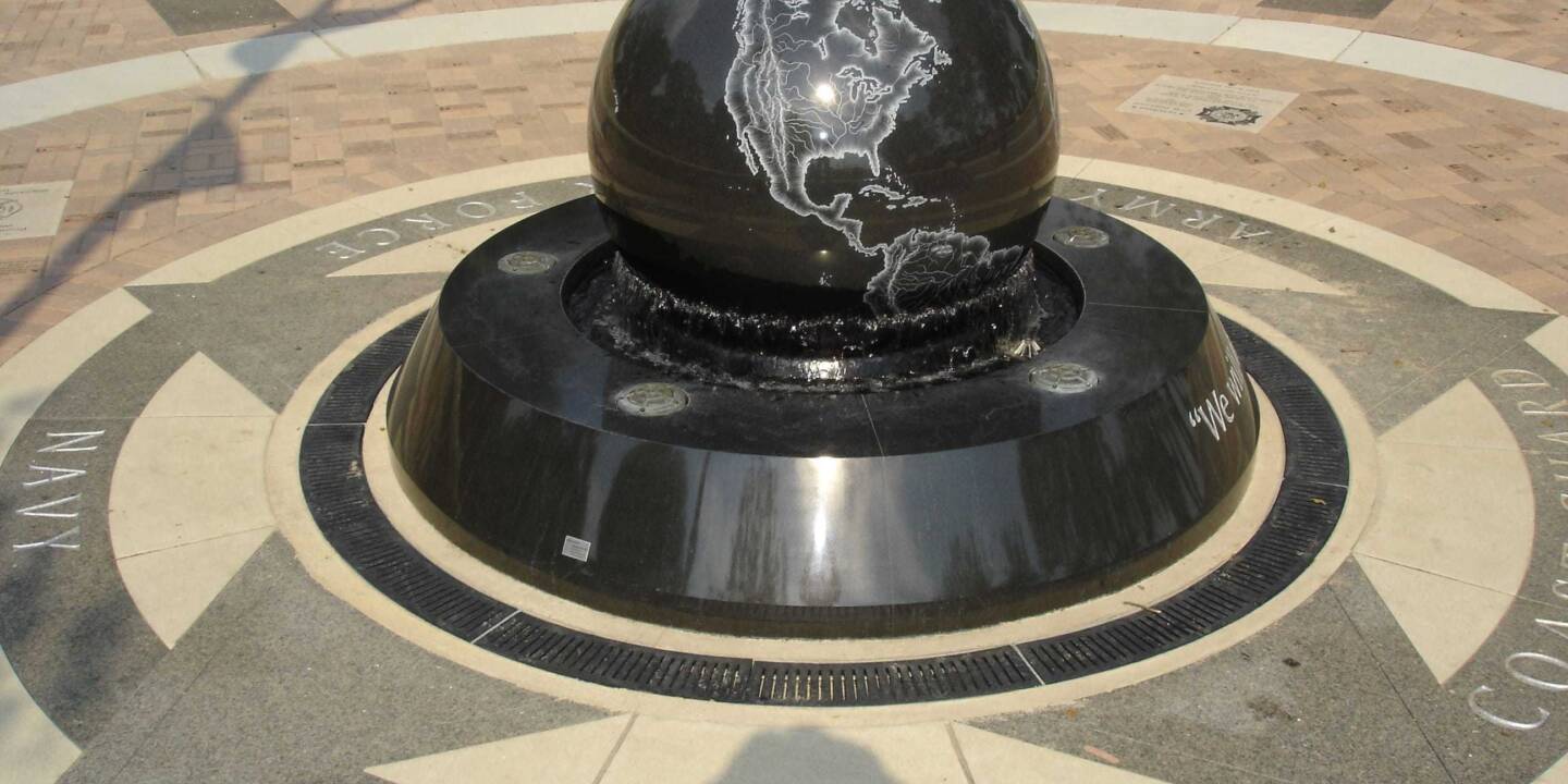 Kusser Kugelbrunnen Glendale Memorial