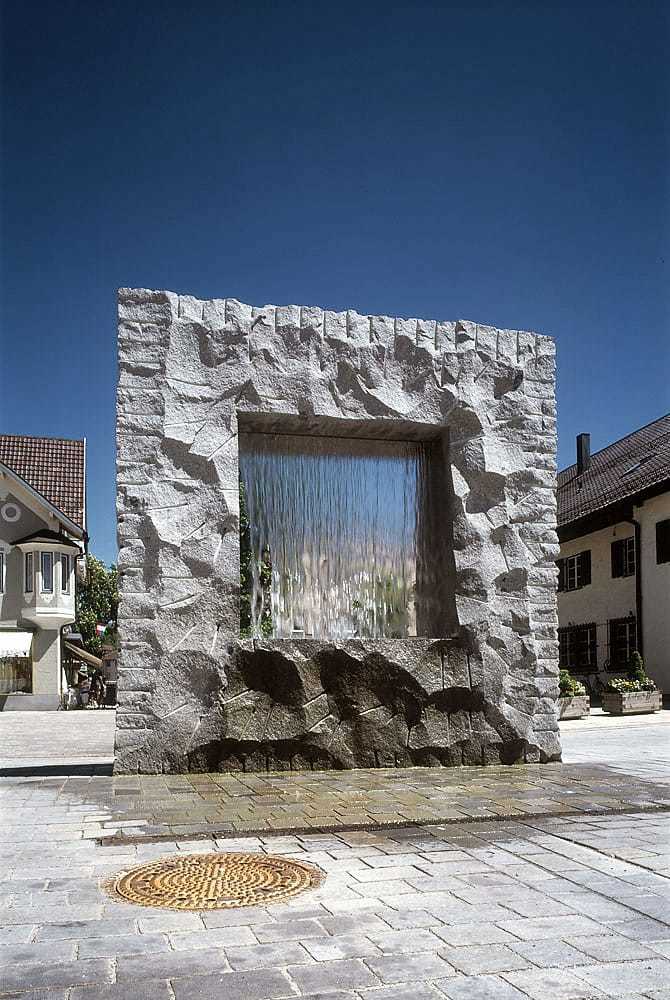 Kusser Kunstwerke Brunnen Mit Wasservorhang