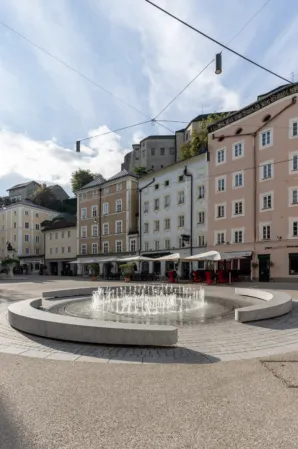 Brunnenanlage mit Fontänenfeld in Salzburg