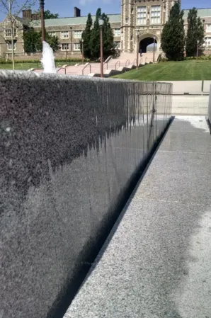 Brunnen mit Überlaufbecken in Washington