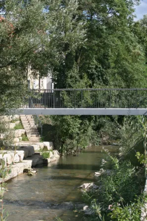 Vorgespannte Granitbrücke