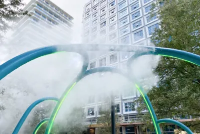 Wasserspiel mit Nebeleffekt
