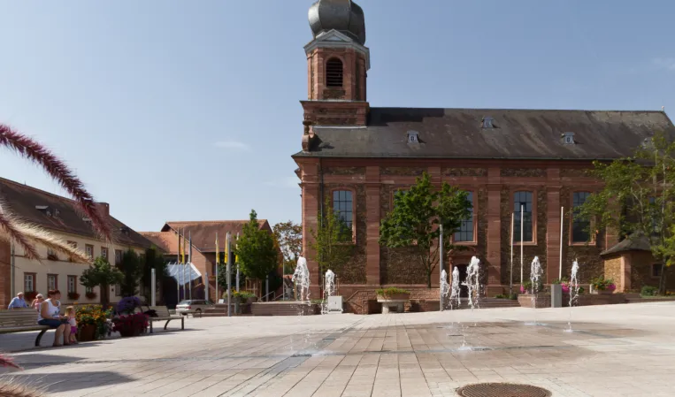 Fontänefeld am Kirchplatz