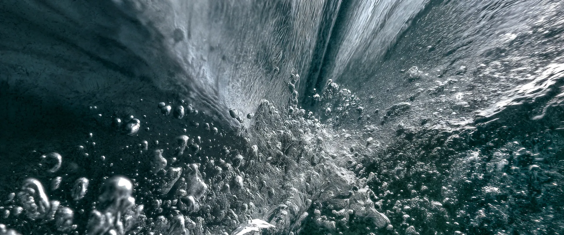 Unterwasserbild mit Luftblasen