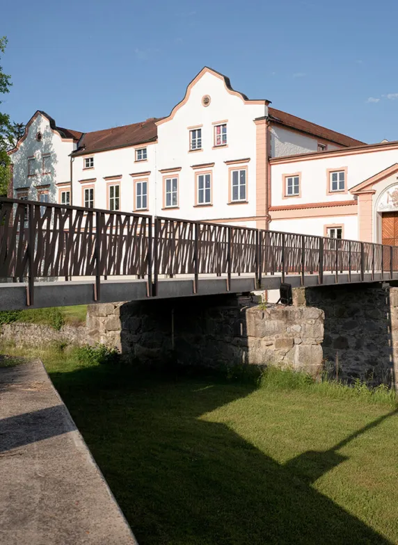 Brücken am Schloss Neuhaus am Inn
