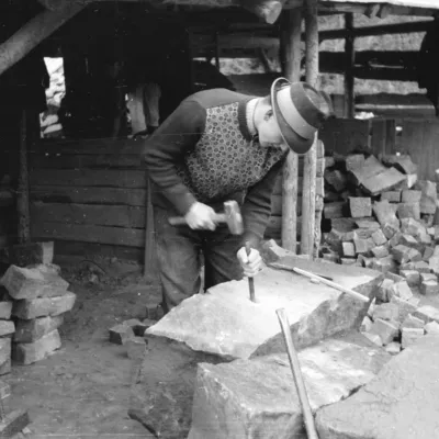 Historische Bild eines Steinmetzes