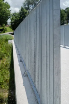 Oberflächig montiertes Geländer